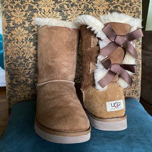 UGG CHESTNUT BAILEY BOW II BOOT SIZE 7